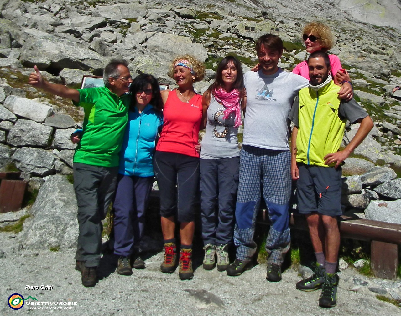 66 Rif. Gianetti (2534 m) , noi con due amici .jpg